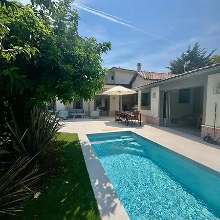 Villaneuve 4 People Full Center Pool Parking Wi-fi